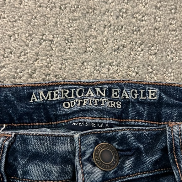 Women’s American Eagle super stretch ripped jeans size 10 - Picture 3 of 5